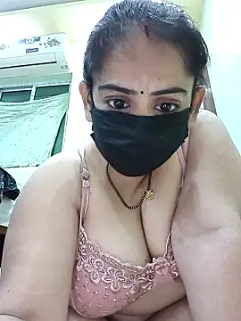 Snapshot of sonalidey5564 chatting on May 8, 2026, 2:43 pm sonalidey5564 online show from May 8, 2026, 2:43 pm
