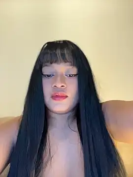 Snapshot of Saraa_M chatting on May 1, 2026, 5:18 pm Saraa M online show from May 1, 2026, 5:18 pm