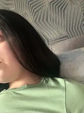 Snapshot of Velliaa chatting on May 8, 2026, 12:20 pm Velliaa online show from May 8, 2026, 12:20 pm