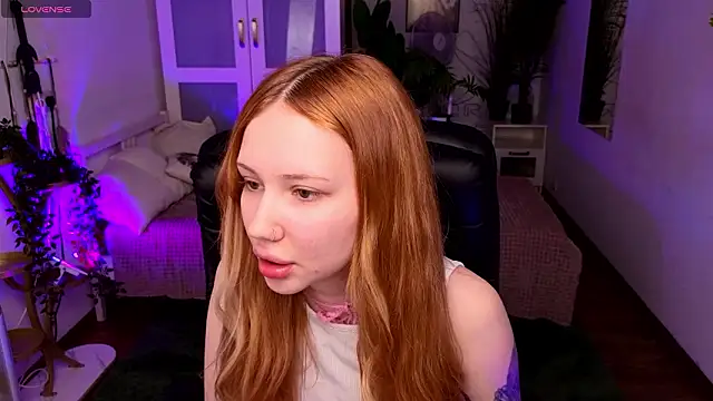 Snapshot of zoeforrd chatting on March 28, 2026, 5:41 am zoeforrd online show from March 28, 2026, 5:41 am