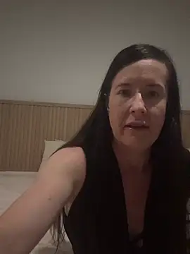 lounostrings online show from May 2, 2026, 2:22 pm
