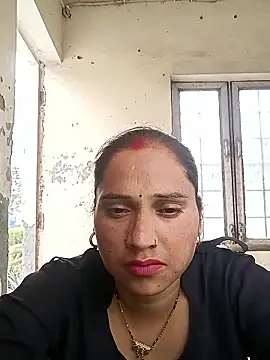 Raanieoy012 online show from April 3, 2026, 1:45 am