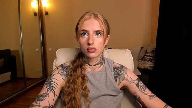 Snapshot of harley_kimm chatting on July 8, 2026, 5:30 am harley kimm online show from July 8, 2026, 5:30 am