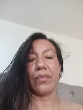 Snapshot of danna_tt chatting on June 16, 2026, 12:27 pm danna tt online show from June 16, 2026, 12:27 pm