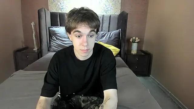 Snapshot of DaveBevy chatting on June 21, 2026, 7:30 pm DaveBevy online show from June 21, 2026, 7:30 pm