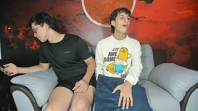 Snapshot of Versatilboys_ chatting on March 26, 2026, 8:40 pm Versatilboys online show from March 26, 2026, 8:40 pm