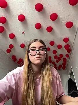 Snapshot of MissAuroraX chatting on March 27, 2026, 9:10 am MissAuroraX online show from March 27, 2026, 9:10 am