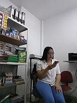 Snapshot of Violeta--7 chatting on May 29, 2026, 1:50 pm Violeta--7 online show from May 29, 2026, 1:50 pm