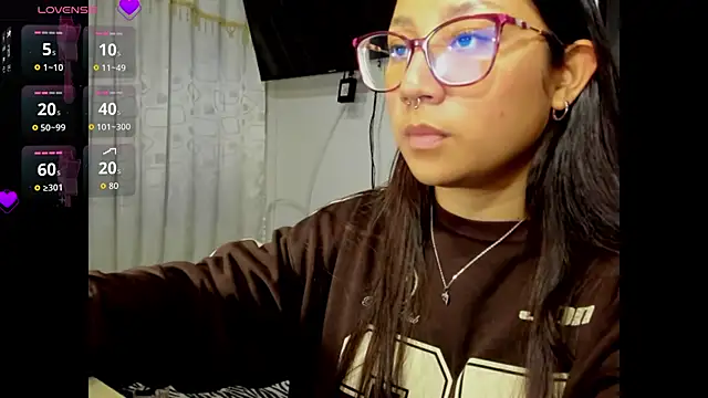 Snapshot of rouse__red chatting on March 30, 2026, 10:33 pm rouse red online show from March 30, 2026, 10:33 pm