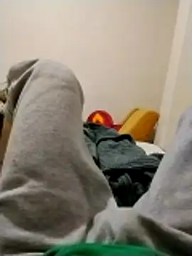 y2561 online show from April 4, 2026, 9:32 pm