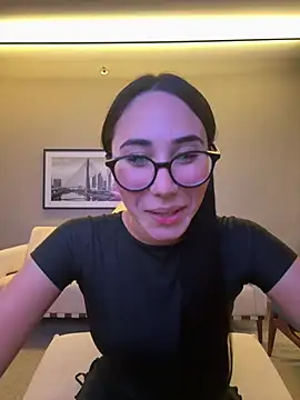 juliacosta online show from April 25, 2026, 9:23 pm