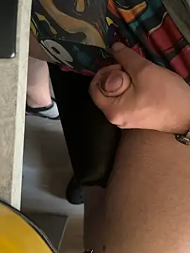 Snapshot of Neo60682 chatting on April 7, 2026, 12:40 pm Neo60682 online show from April 7, 2026, 12:40 pm