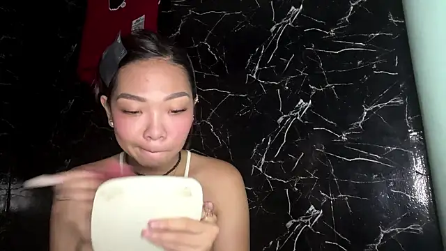 Snapshot of elaracuttie chatting on April 12, 2026, 4:10 pm elaracuttie online show from April 12, 2026, 4:10 pm