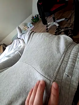 karoxkic online show from April 6, 2026, 3:02 pm