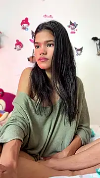 Snapshot of Emycarver09_ chatting on July 16, 2026, 12:35 pm Emycarver09 online show from July 16, 2026, 12:35 pm