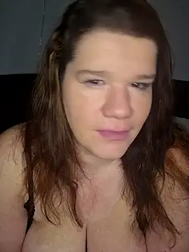 Snapshot of curvystachel42 chatting on April 19, 2026, 9:32 am curvystachel42 online show from April 19, 2026, 9:32 am