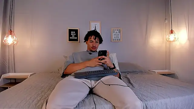 Snapshot of dominik_drake chatting on May 20, 2026, 12:02 pm dominik drake online show from May 20, 2026, 12:02 pm