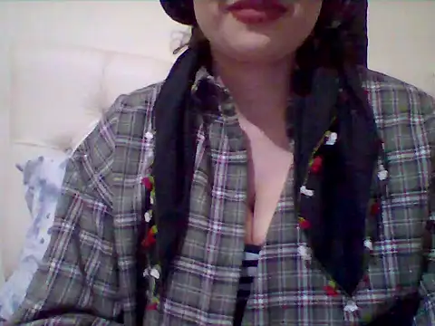 Snapshot of busex25 chatting on April 10, 2026, 9:11 pm busex25 online show from April 10, 2026, 9:11 pm