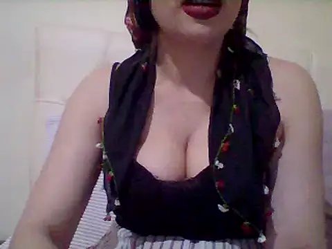 Snapshot of busex25 chatting on May 6, 2026, 9:41 pm busex25 online show from May 6, 2026, 9:41 pm