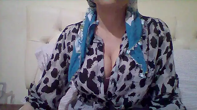 Snapshot of busex25 chatting on May 23, 2026, 9:25 pm busex25 online show from May 23, 2026, 9:25 pm