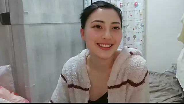 Snapshot of kaede_1122 chatting on April 4, 2026, 12:17 am kaede 1122 online show from April 4, 2026, 12:17 am