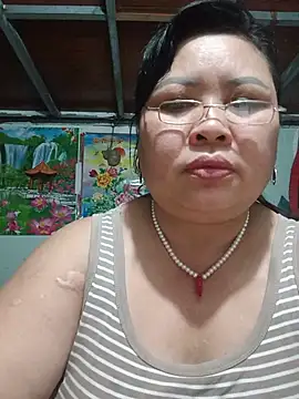 Snapshot of Monglan-c chatting on June 26, 2026, 2:23 pm Monglan-c online show from June 26, 2026, 2:23 pm