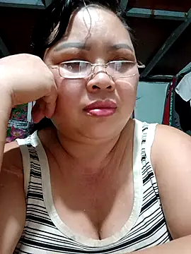 Snapshot of Monglan-c chatting on July 13, 2026, 6:35 am Monglan-c online show from July 13, 2026, 6:35 am