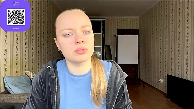 LolaZola online show from April 26, 2026, 7:49 am