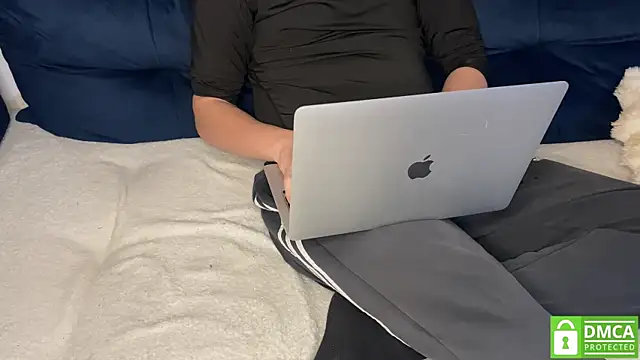 Snapshot of NaughtysecretsDE chatting on April 16, 2026, 1:12 pm NaughtysecretsDE online show from April 16, 2026, 1:12 pm