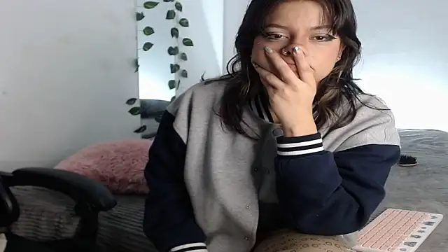 Snapshot of sahrah_ chatting on April 6, 2026, 2:40 am sahrah online show from April 6, 2026, 2:40 am