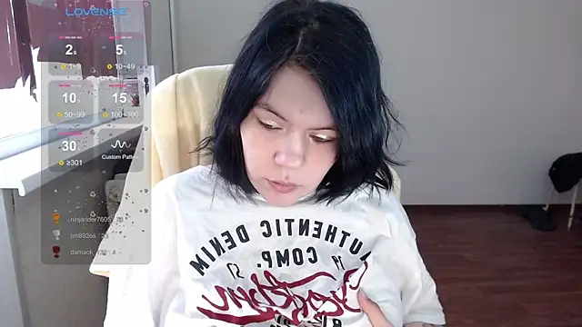 QwertyAnna Lbo online show from April 4, 2026, 12:50 am