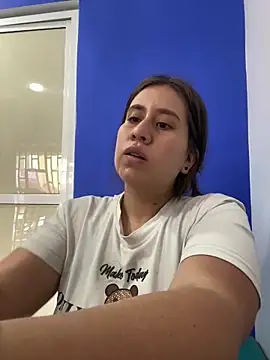 Scarlett noire outdoorss online show from April 6, 2026, 8:43 pm