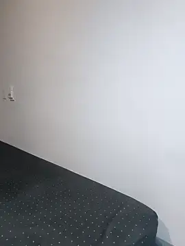 aleenavarro online show from April 7, 2026, 8:05 am