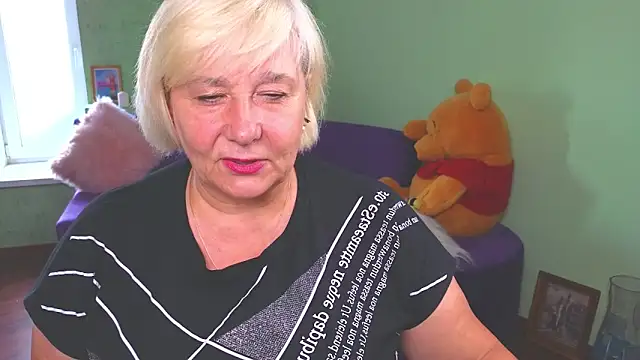 Milane Milky online show from May 29, 2026, 5:46 am