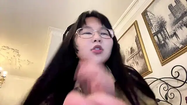 Feylinmay online show from May 2, 2026, 12:10 pm