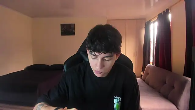 Luke Chill online show from May 4, 2026, 2:42 pm