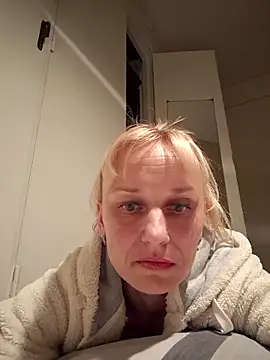 Snapshot of RinaSunX chatting on April 3, 2026, 12:50 am RinaSunX online show from April 3, 2026, 12:50 am