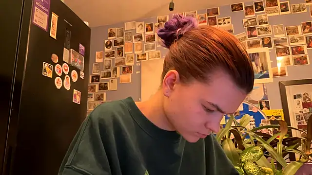 Snapshot of DarylLarrow chatting on March 31, 2026, 5:26 pm DarylLarrow online show from March 31, 2026, 5:26 pm