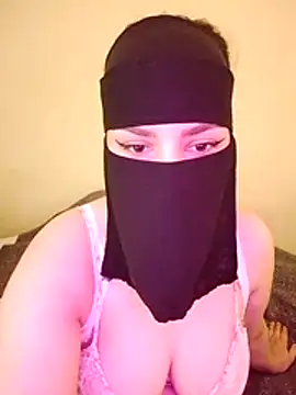 Snapshot of Queen_Lola chatting on May 5, 2026, 2:31 pm Queen Lola online show from May 5, 2026, 2:31 pm