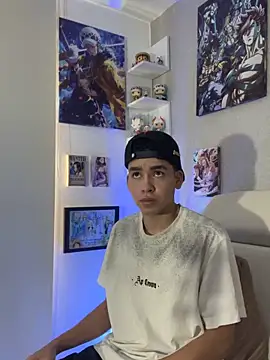 Snapshot of strong_rock69 chatting on April 13, 2026, 4:44 pm strong rock69 online show from April 13, 2026, 4:44 pm