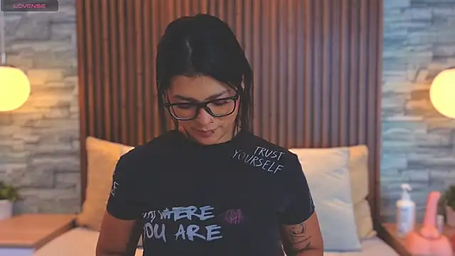 Mia milf x online show from May 29, 2026, 11:16 am