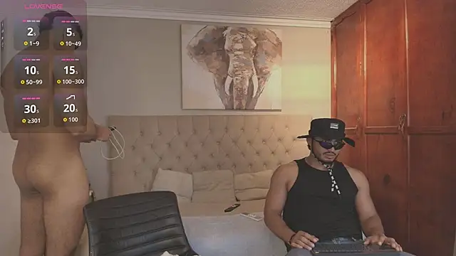 Snapshot of Maxi_and_Ares chatting on July 9, 2026, 7:24 pm Maxi and Ares online show from July 9, 2026, 7:24 pm
