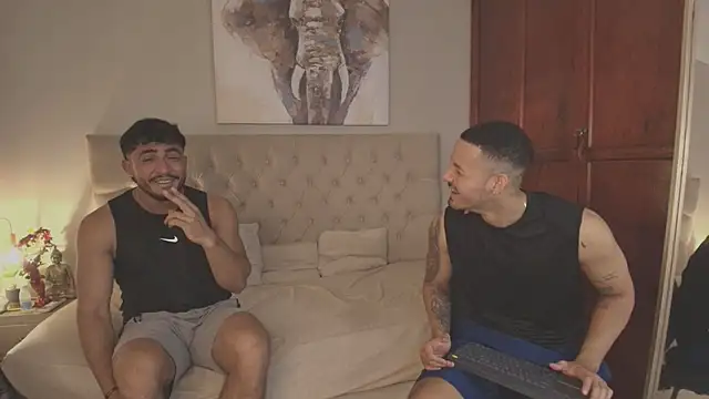 Snapshot of Maxi_and_Ares chatting on July 10, 2026, 7:25 pm Maxi and Ares online show from July 10, 2026, 7:25 pm