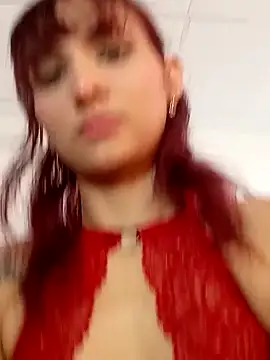 Snapshot of lili_blaze chatting on May 6, 2026, 11:58 am lili blaze online show from May 6, 2026, 11:58 am