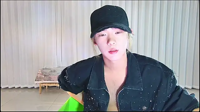 Snapshot of wumei-001 chatting on April 18, 2026, 5:21 am wumei-001 online show from April 18, 2026, 5:21 am