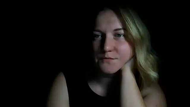 TinaKittyX online show from May 15, 2026, 9:13 pm