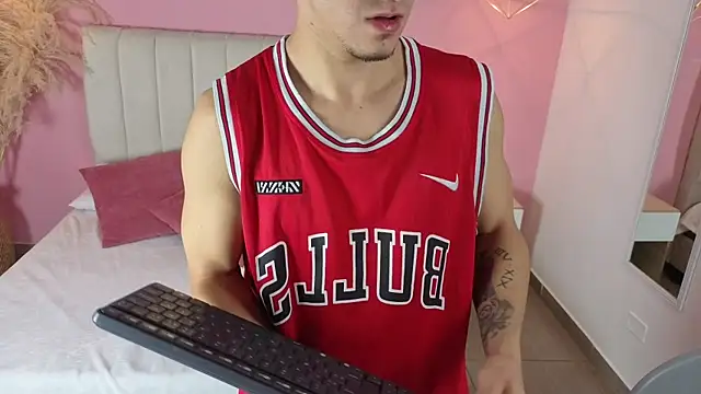 Snapshot of jhan_vassilis chatting on April 1, 2026, 1:41 pm jhan vassilis online show from April 1, 2026, 1:41 pm