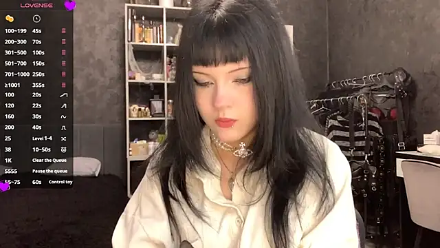 EmilyEmbears online show from June 1, 2026, 6:35 am