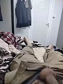 samosa7678 online show from April 14, 2026, 5:18 pm