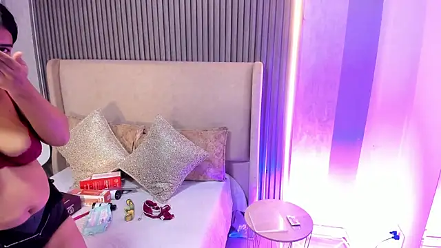 Snapshot of BellaWilliams_ chatting on July 16, 2026, 7:44 pm BellaWilliams online show from July 16, 2026, 7:44 pm